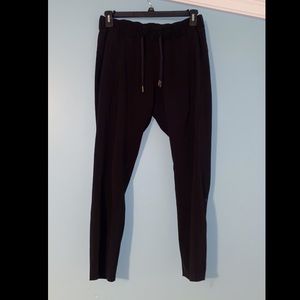 Lululemon Mid-rise on the fly pants